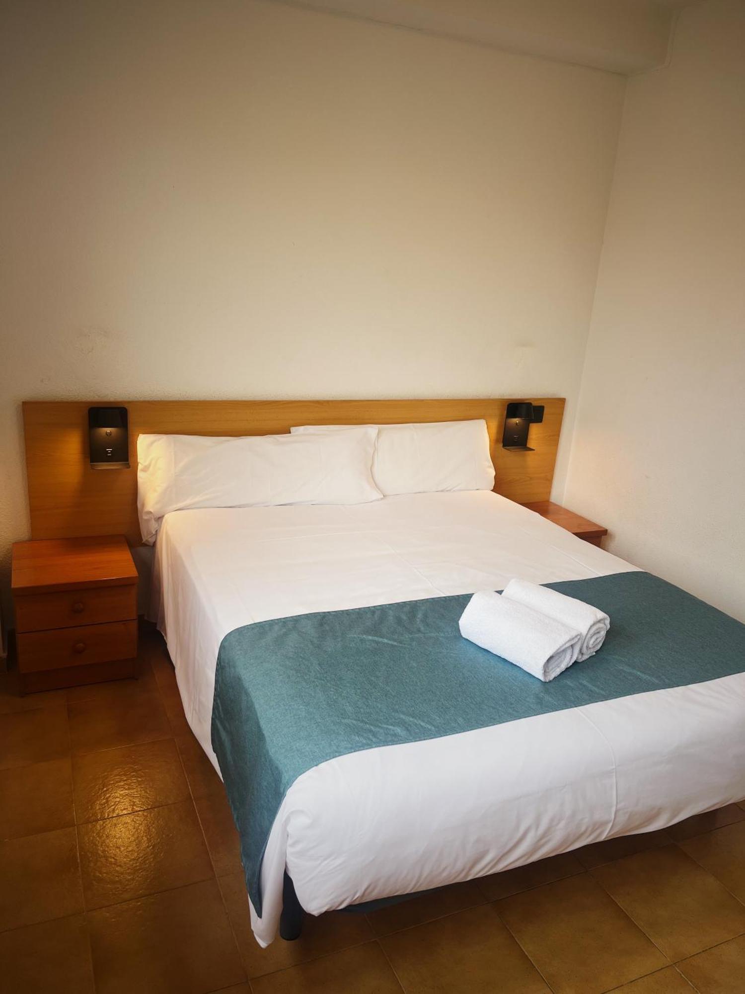 Funes Hostal Legaz מראה חיצוני תמונה