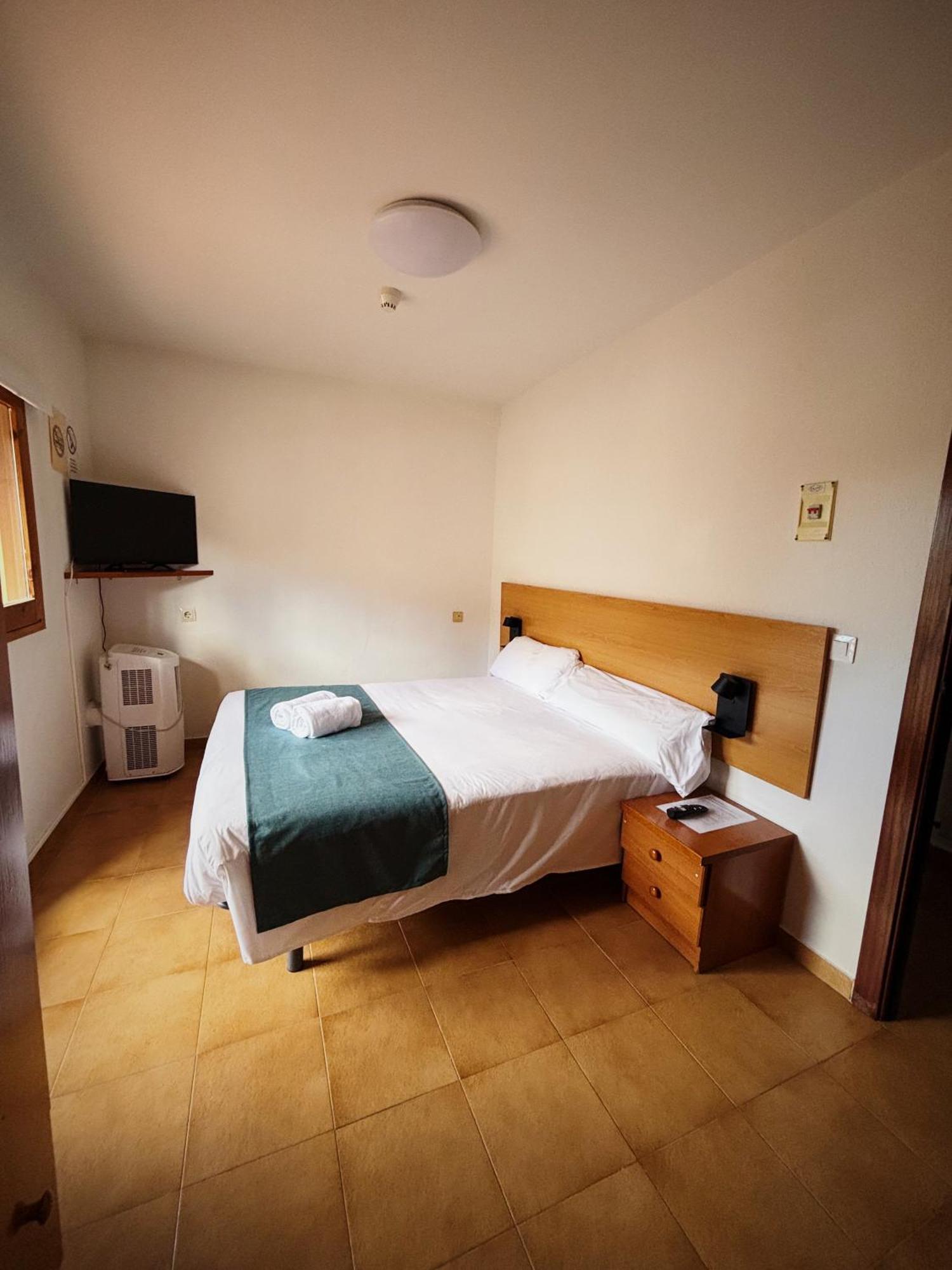 Funes Hostal Legaz מראה חיצוני תמונה