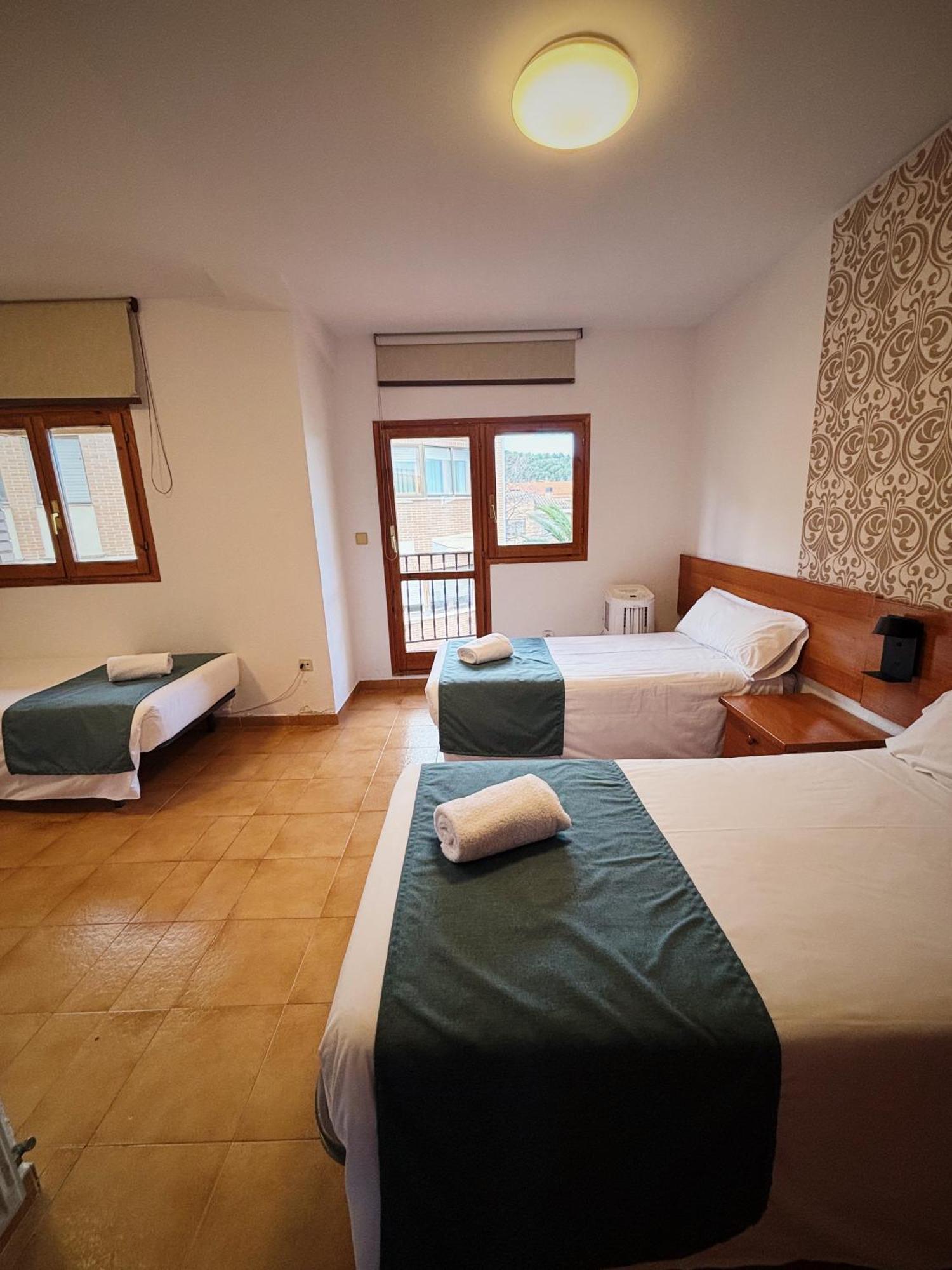 Funes Hostal Legaz מראה חיצוני תמונה