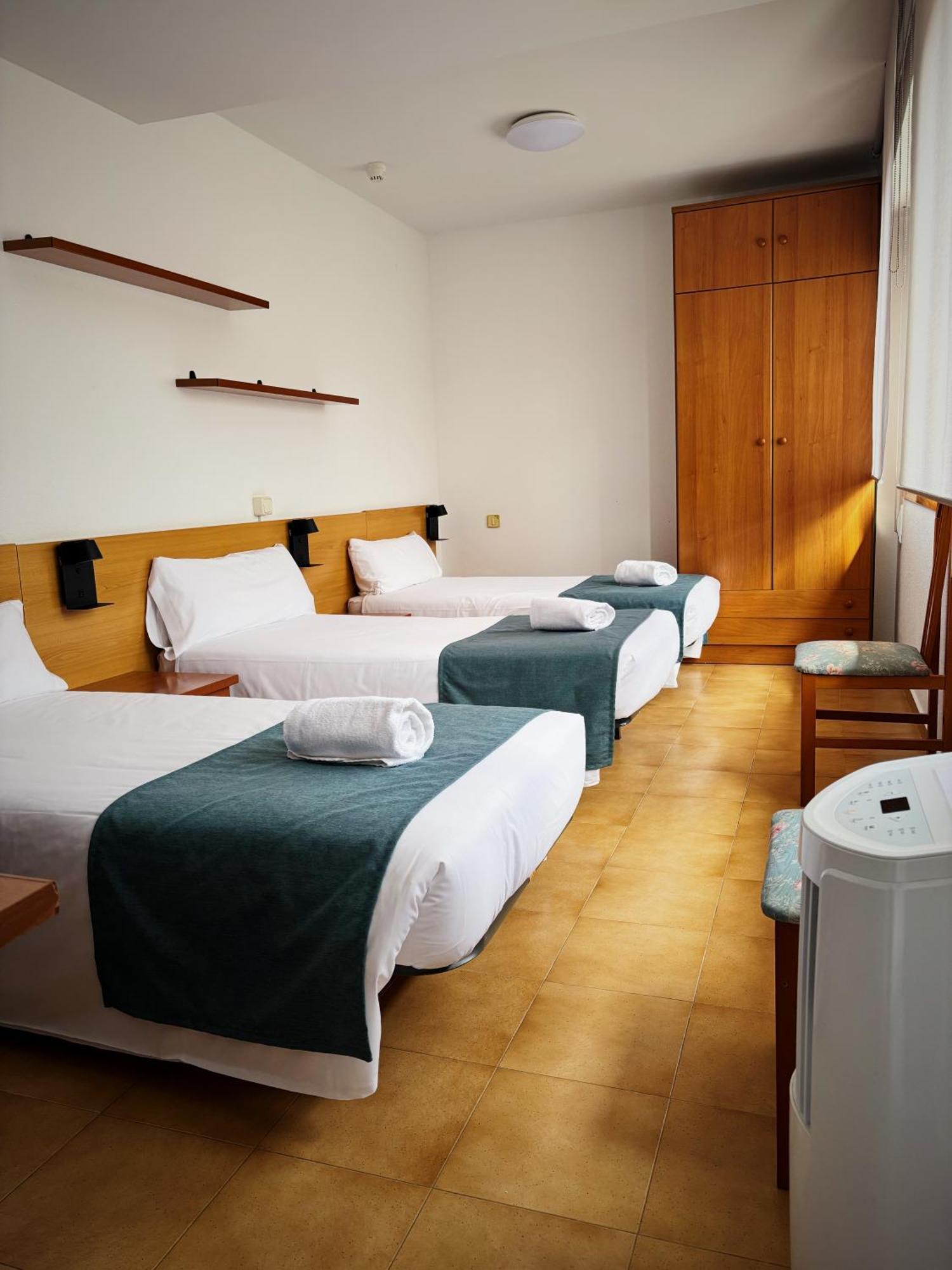 Funes Hostal Legaz מראה חיצוני תמונה